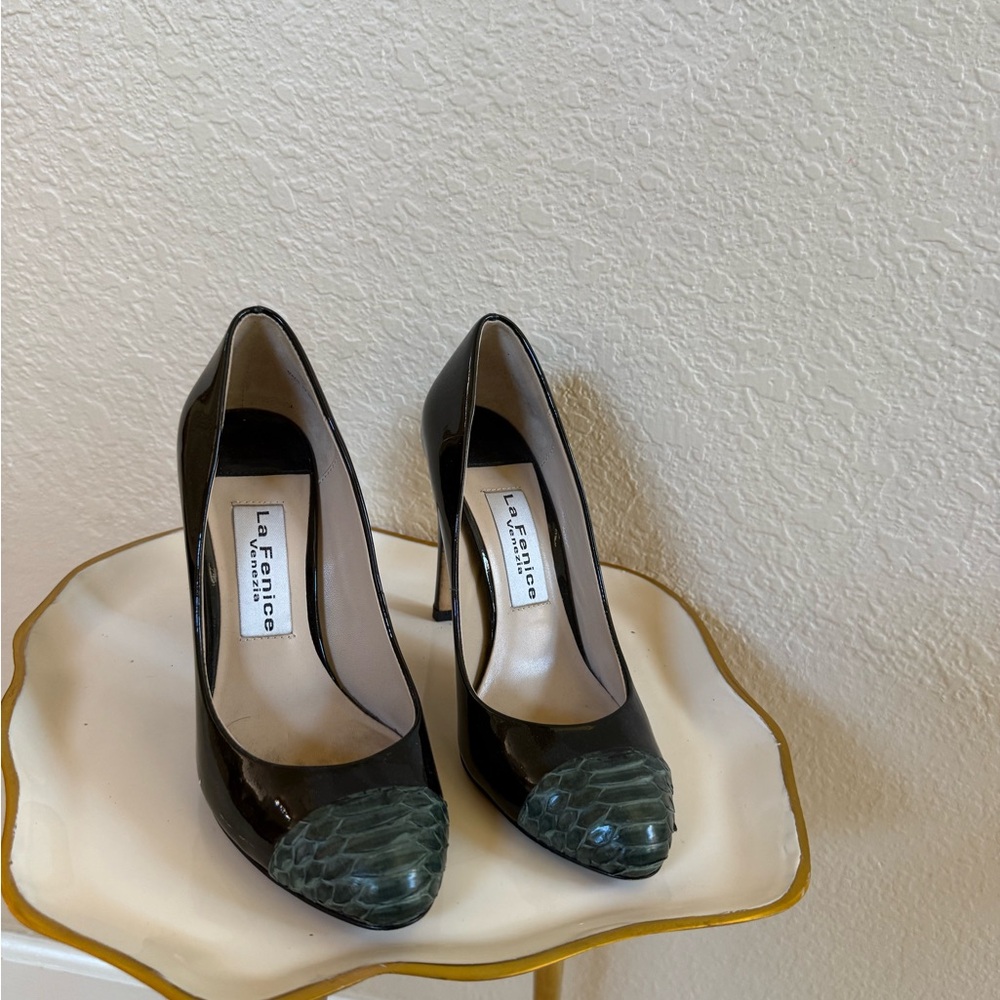 Black and Green Women's Heels